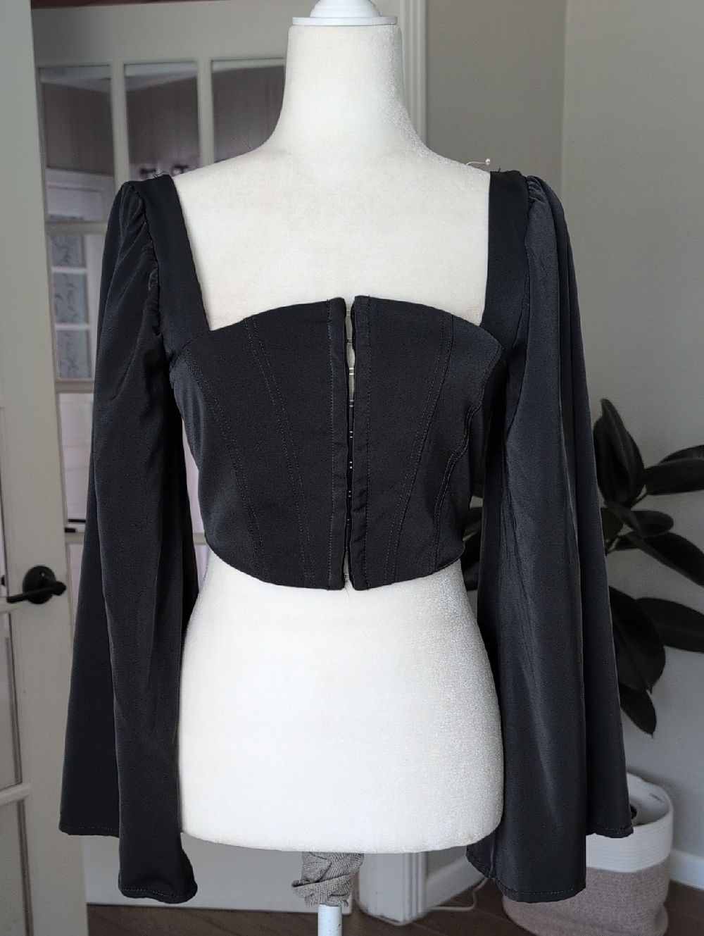 Urban Outfitters Black Bell Long-Sleeve Square Neck Corset Bustier Top Small
